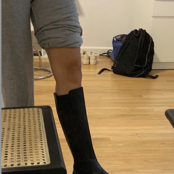 Looks Like Summer "Willow" Knee High Chelsea Boots (NWT) sz 41 (women's) - Picture 4 of 4